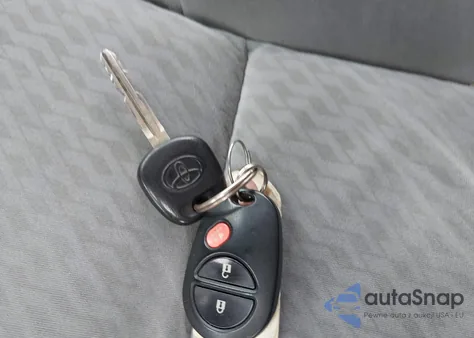 2010 Toyota Tacoma Prerunner V6 z USA, uszkodzony, nr VIN 5TETU4GN5AZ727419